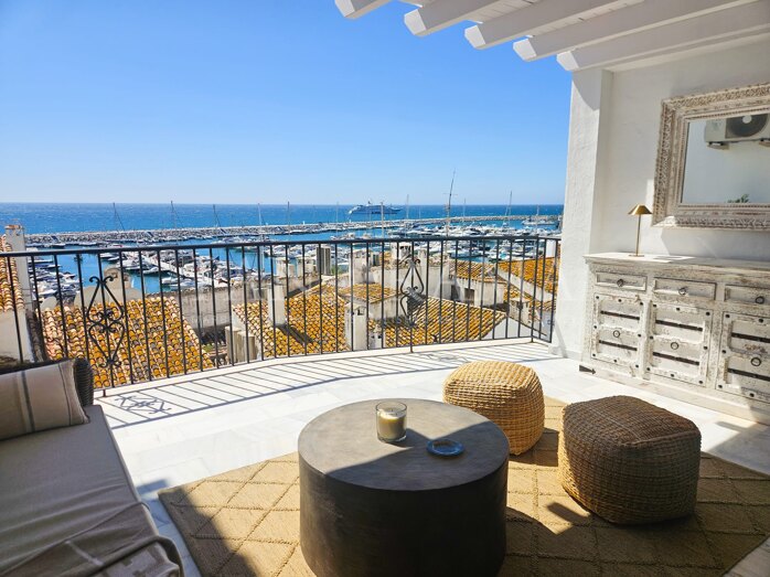 Modernes Apartment mit Meerblick in Puerto Banús