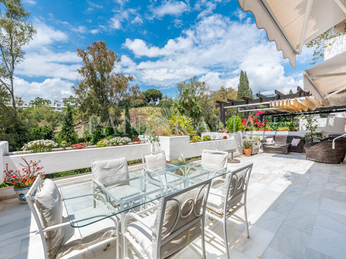 Spacious west-facing apartment in King´s Hills in Marbella Golden Mile