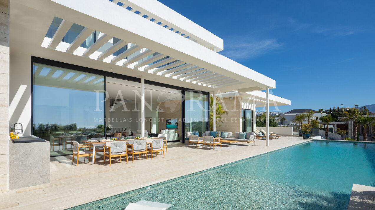 Brand new modern villa with panoramic views in Los Flamingos