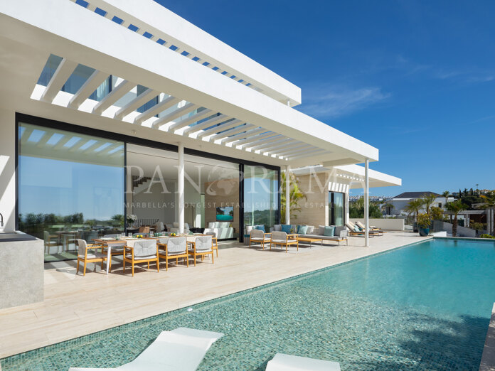 Brand new modern villa with panoramic views in Los Flamingos