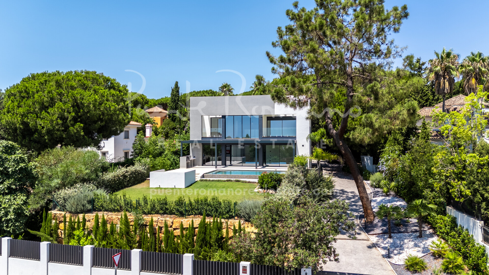 Villa Althea – Elegant modern villa in Hacienda Las Chapas