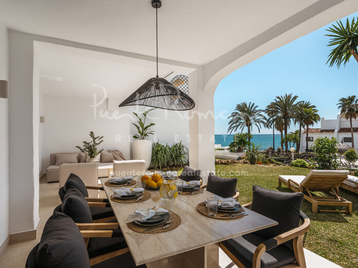 Frontline beach apartment in Coral Beach, Marbella's Golden Mile
