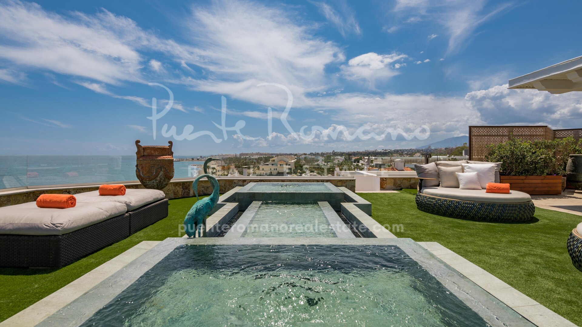 One-of-a-Kind beachfront penthouse on Marbella´s Golden Mile