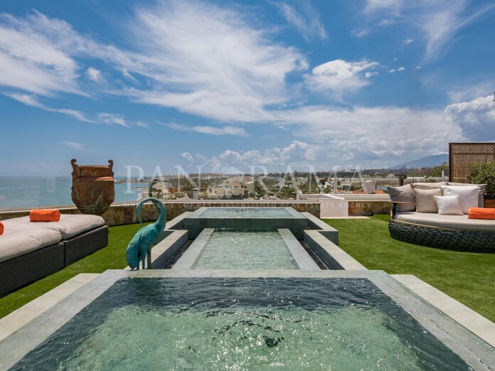 Penthouse unique en bord de mer sur la Mille d’Or de Marbella