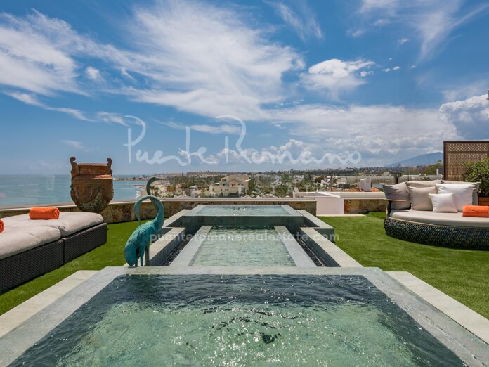 One-of-a-Kind beachfront penthouse on Marbella´s Golden Mile