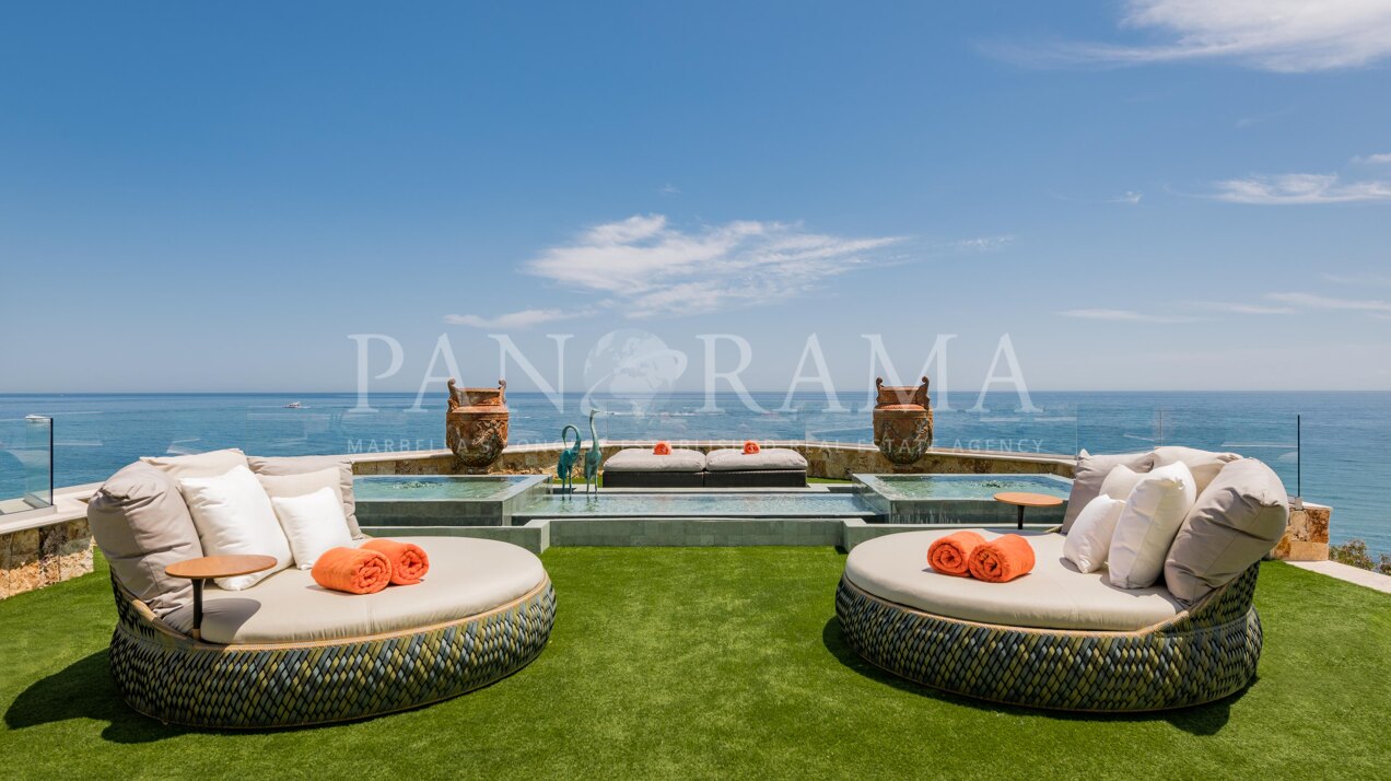 One-of-a-Kind beachfront penthouse on Marbella´s Golden Mile