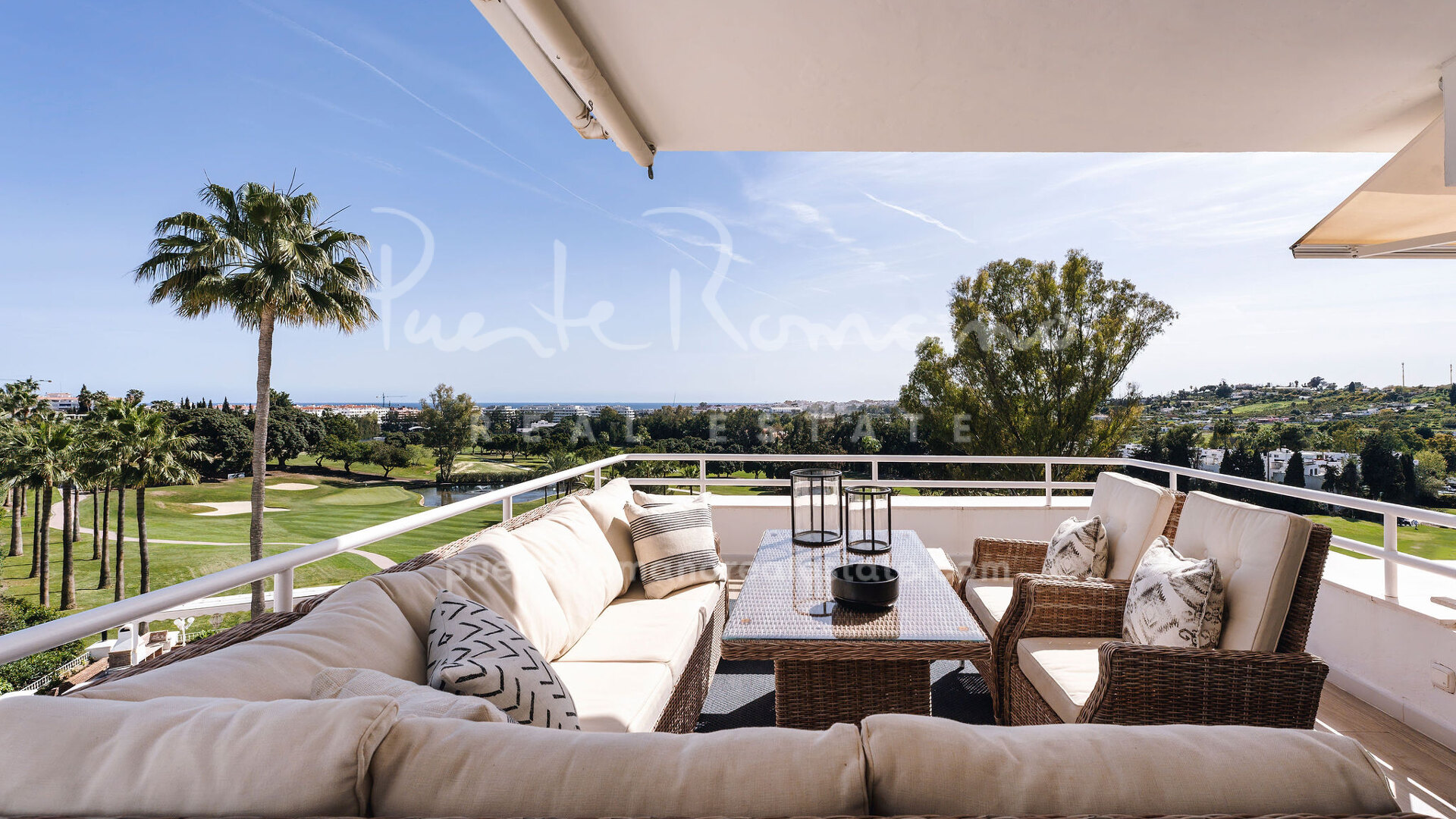 Beautiful penthouse in Alcores del Golf in the heart of Nueva Andalucía