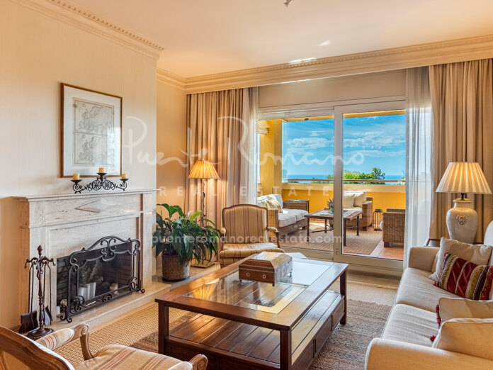 Apartamento con vistas panorámicas y potencial para reformar en Condado de Sierra Blanca