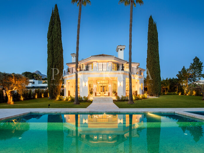 Villa moderne impressionnante avec des prestations haut de gamme au cœur de Nueva Andalucía
