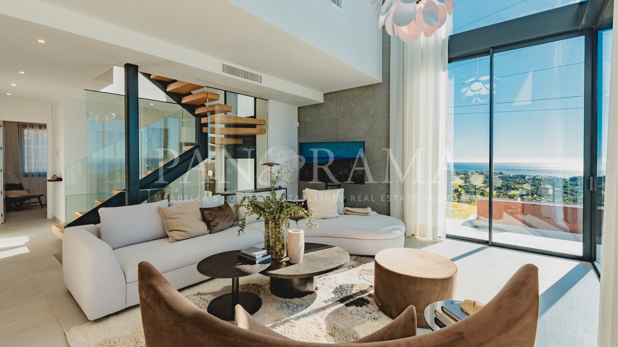 High quality brand new townhouses with panoramic sea views in Marbella East