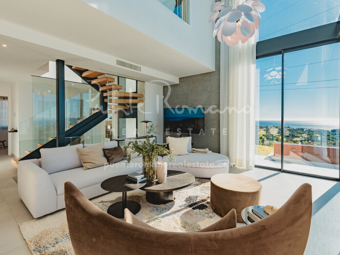 Exclusivas viviendas adosadas de alta calidad con vistas panorámicas al mar en Marbella Este