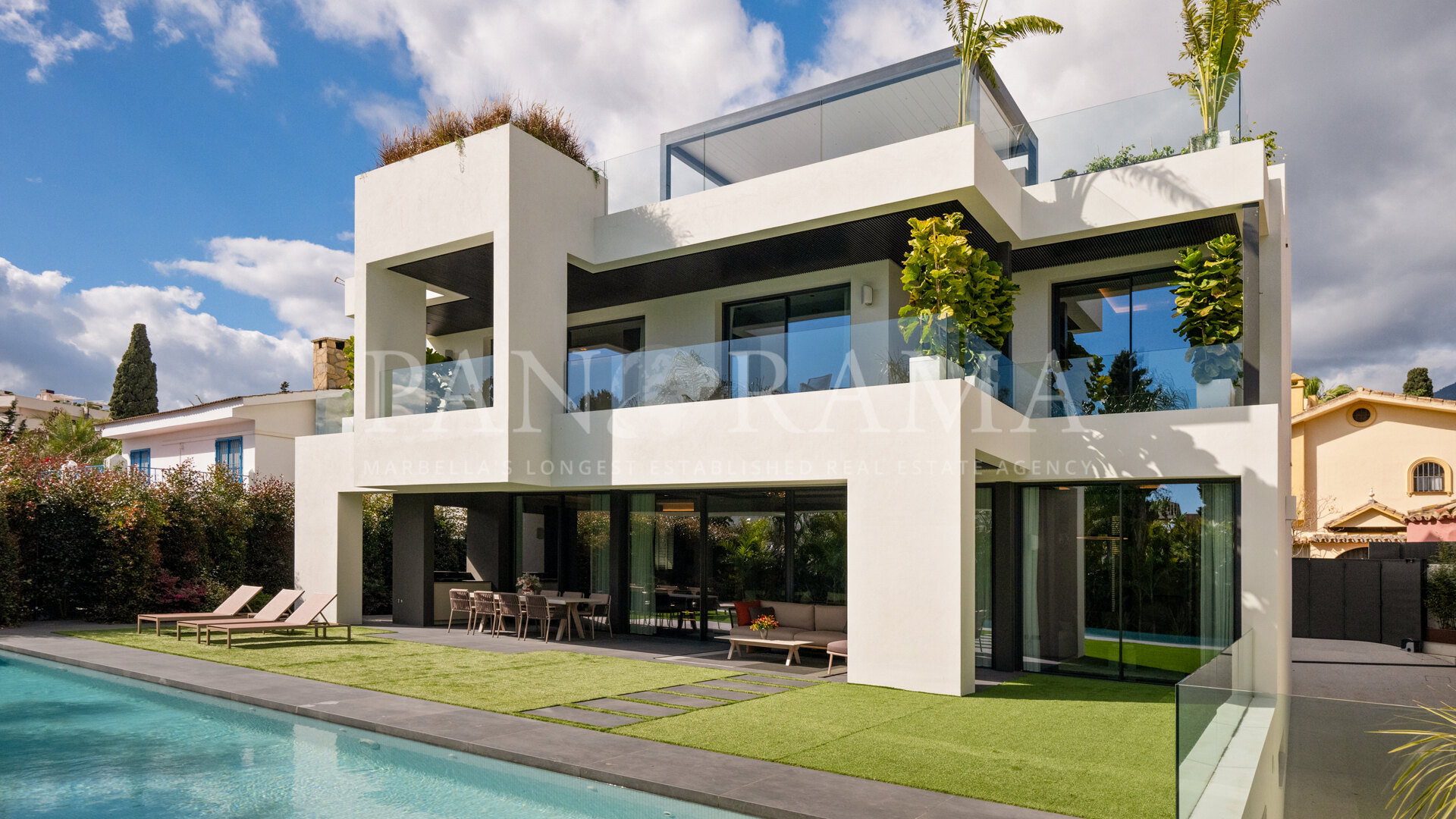 Elegante villa aan het strand in het hart van Casablanca, aan de Gouden Mijl