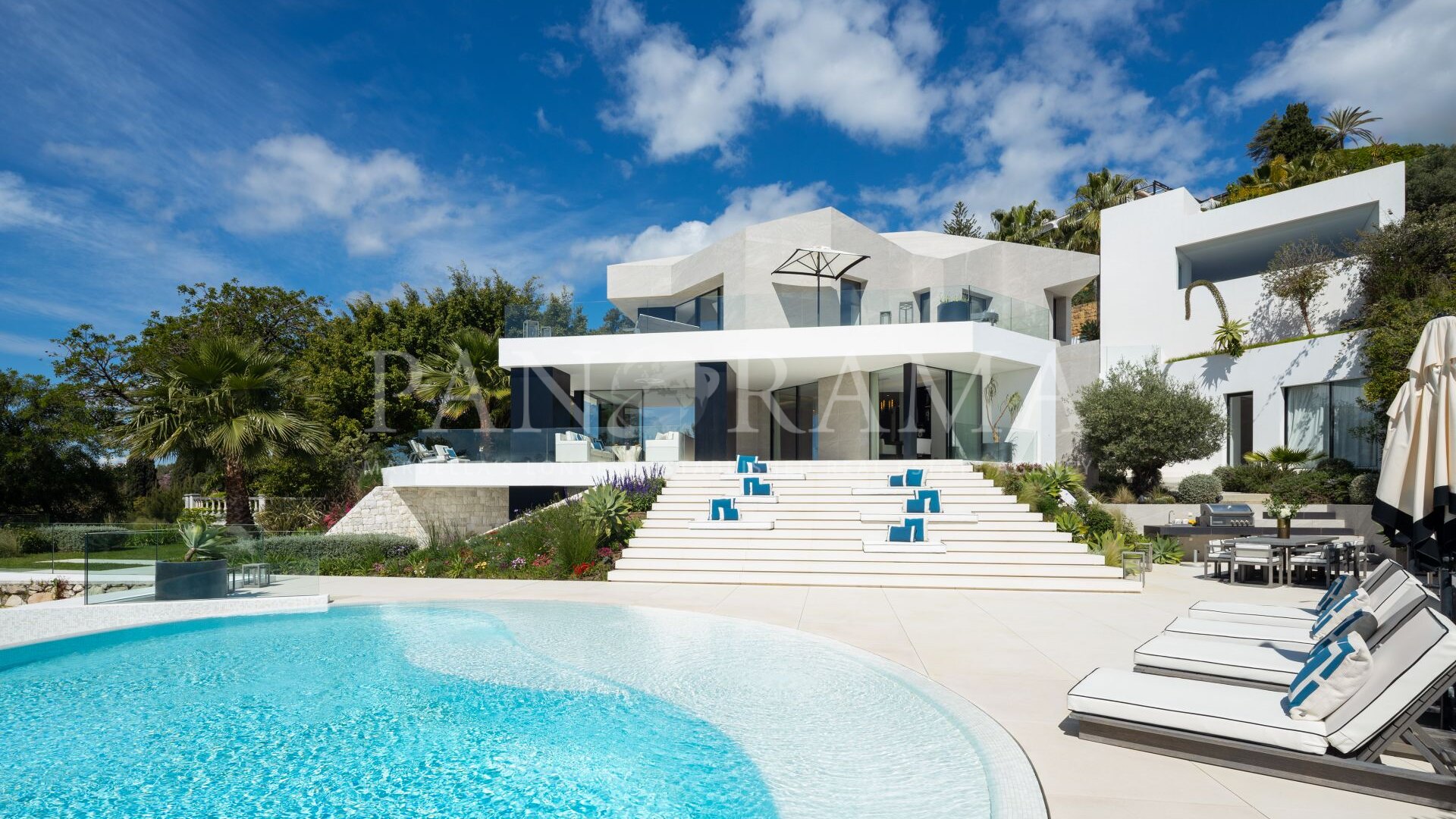 Superb and luxurious villa with panoramic views in El Herrojo, La Quinta