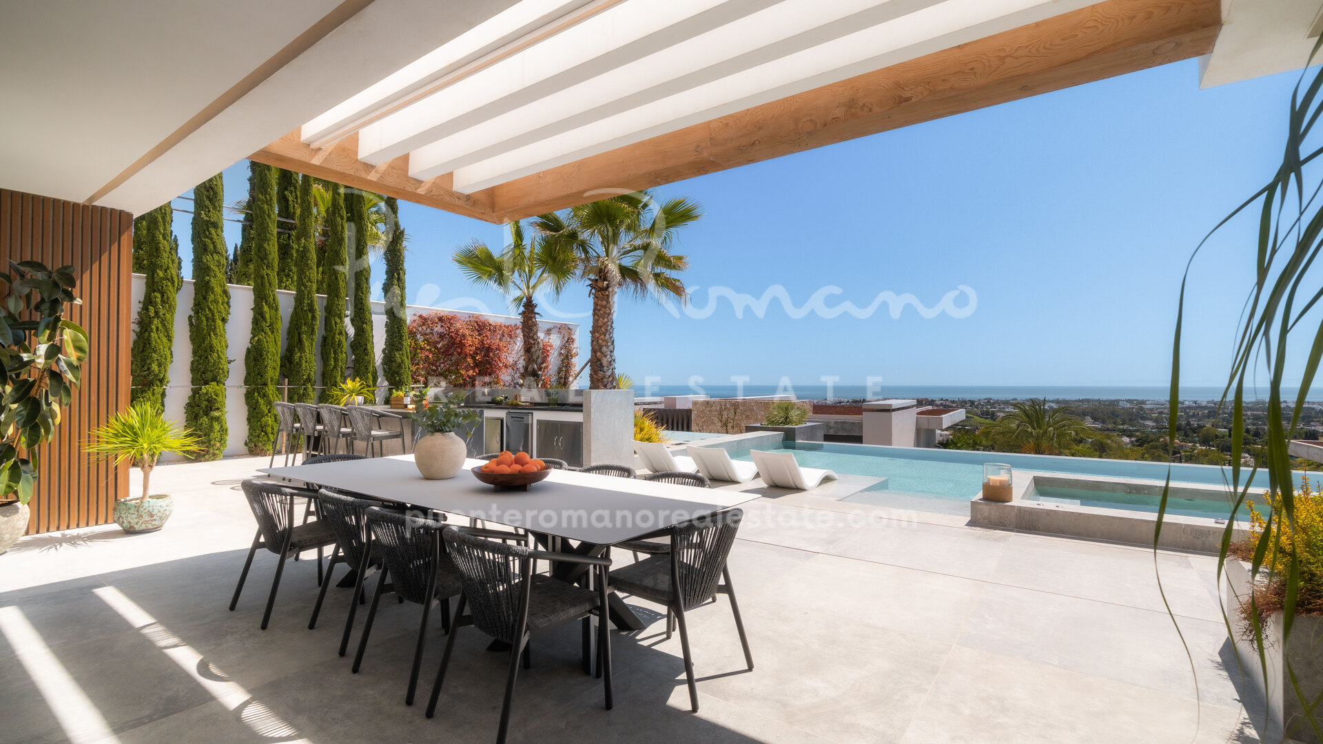 Luxurious modern villa with private spa area in El Herrojo Alto