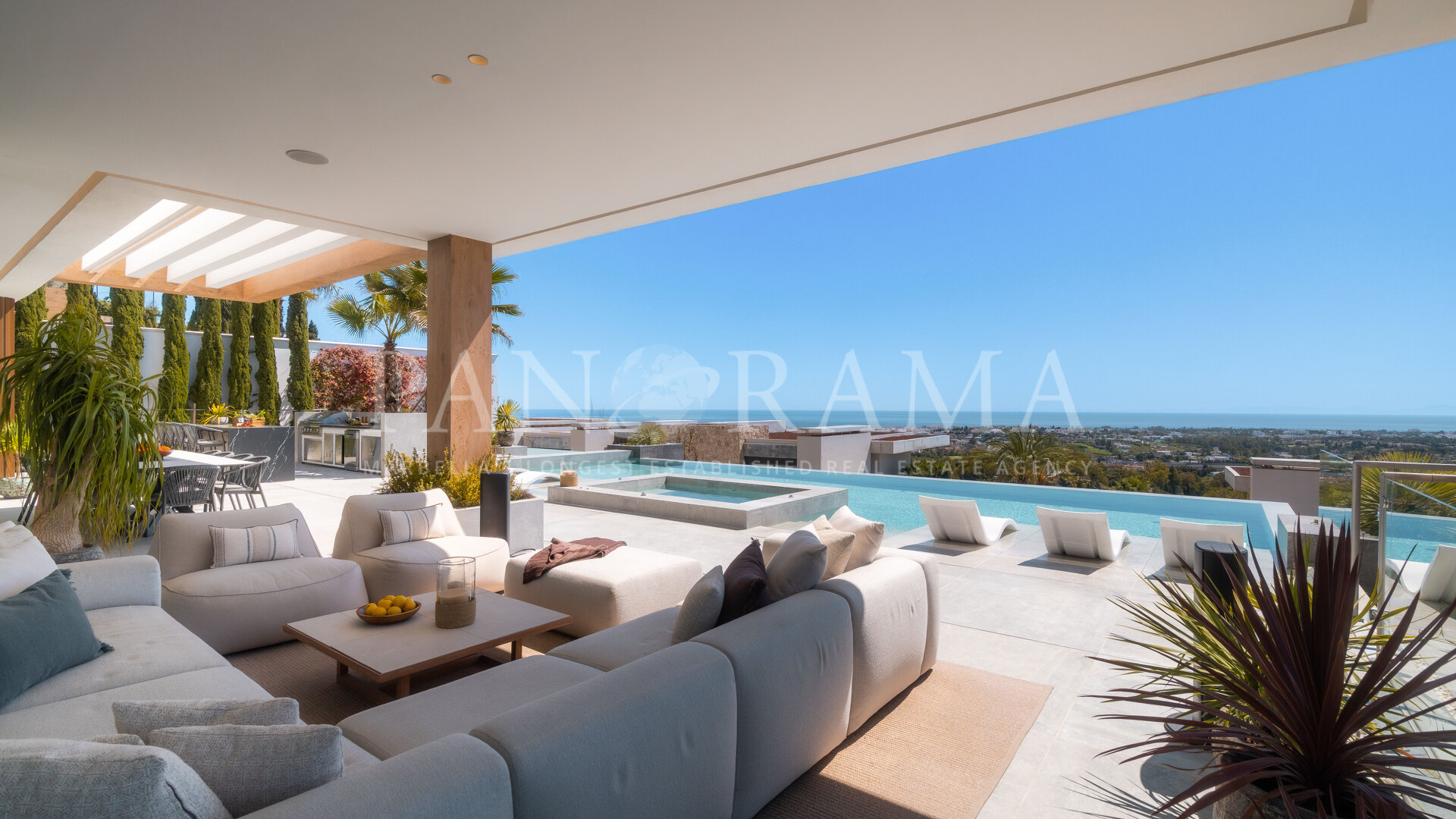 Luxurious modern villa with private spa area in El Herrojo Alto