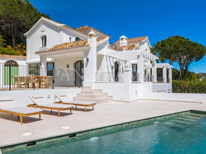 Elegante Villa in El Madroñal mit atemberaubendem Panoramablick