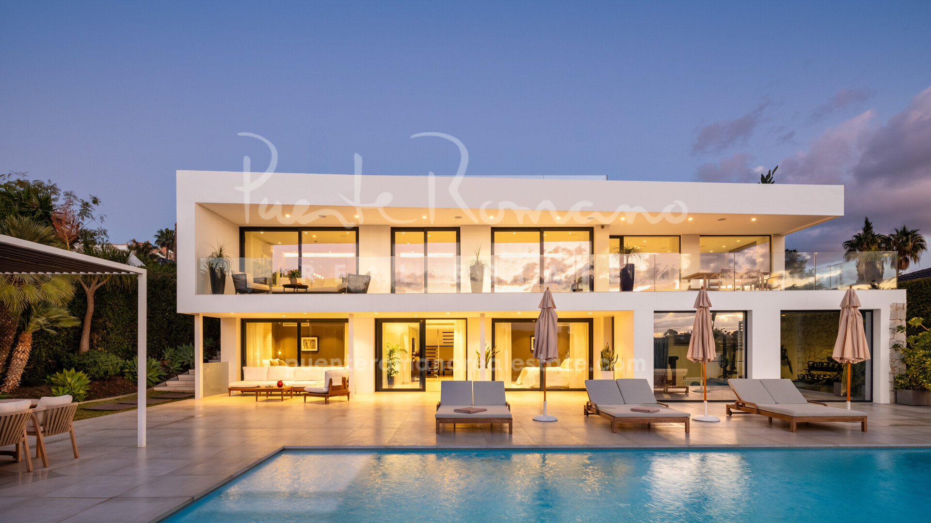 Frontline golf villa next to Los Naranjos golf club