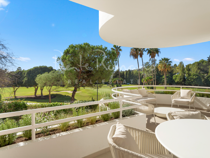 Luminoso apartamento en Alcores del Golf en Nueva Andalucía