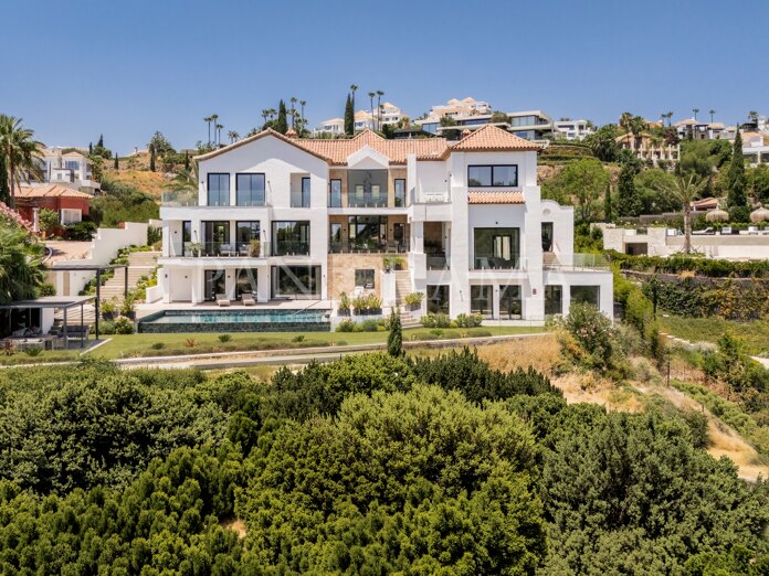 Villa Rebecka, une spacieuse résidence familiale sur un terrain en première ligne de golf à Los Flamingos
