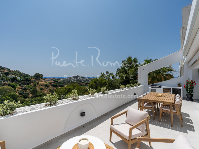 Elegant and spacious apartment with panoramic views in La Quinta