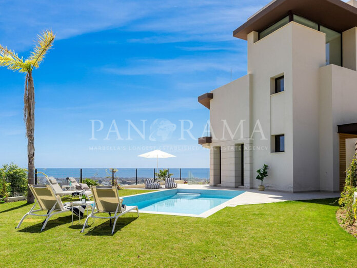 Elegante vrijstaande villa met panoramisch uitzicht in Benahavís
