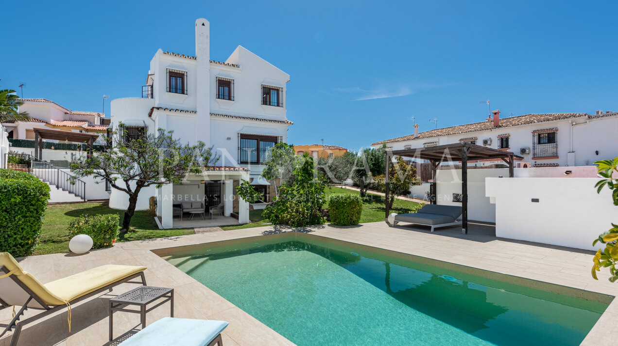 Villa with sea views within walking distance to Marbella centre