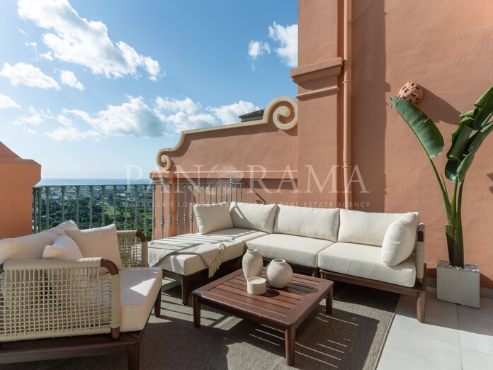 Duplex with breath-taking sea views in Monte Halcones