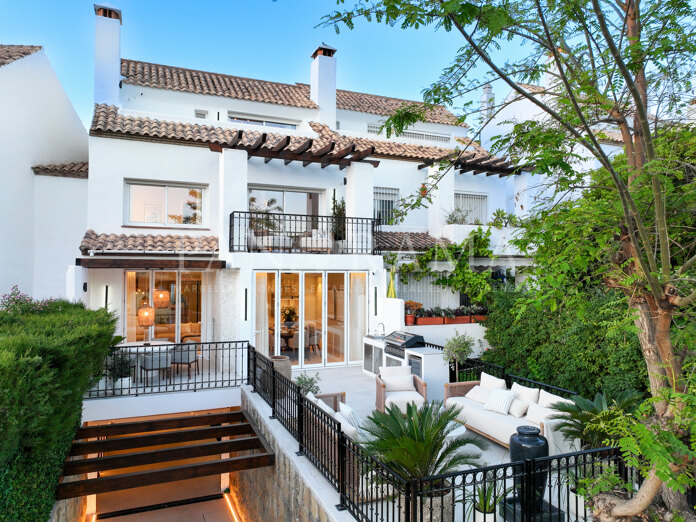 Doppelhaushälfte in Altos de Puente Romano, an der berühmten Goldenen Meile von Marbella
