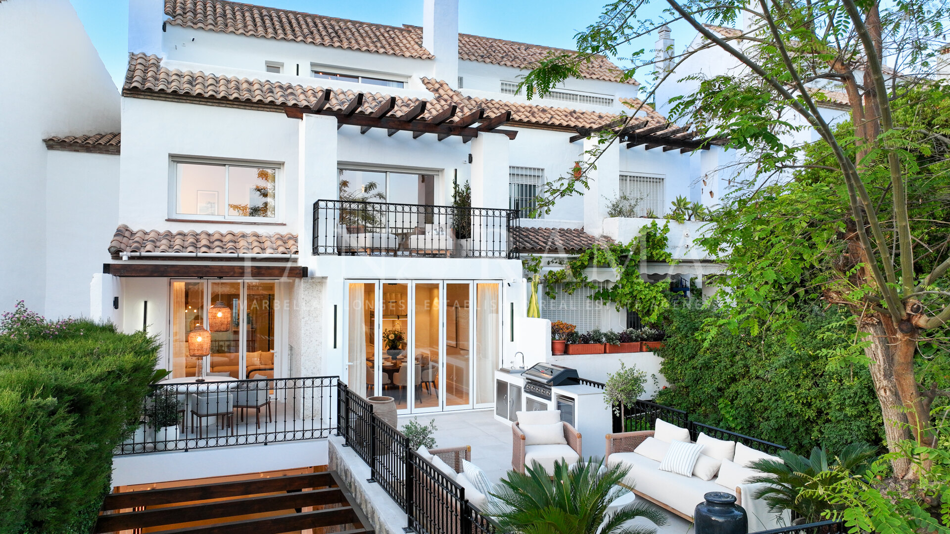 Villa mitoyenne à Altos de Puente Romano, sur la célèbre Golden Mile de Marbella