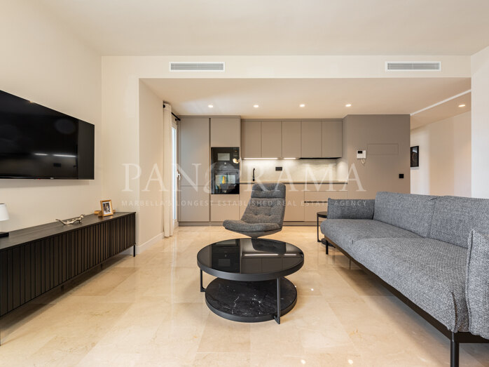 Modern apartment in an ideal location just a short walk from the beach in San Pedro