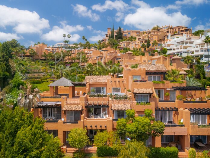 Alminar 911- Elegant duplex penthouse in Nueva Andalucía