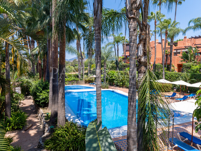 Impeccable luxury townhouse in Altos de Puente Romano