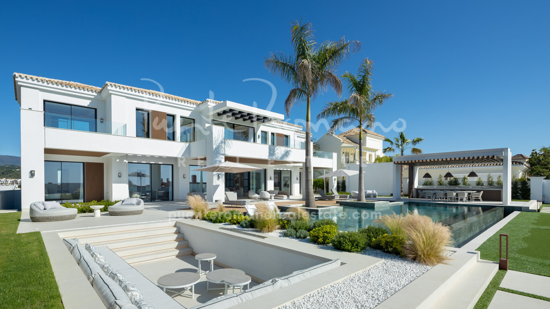 Modern brand-new villa with panoramic sea views in Monte Halcones, Benahavís