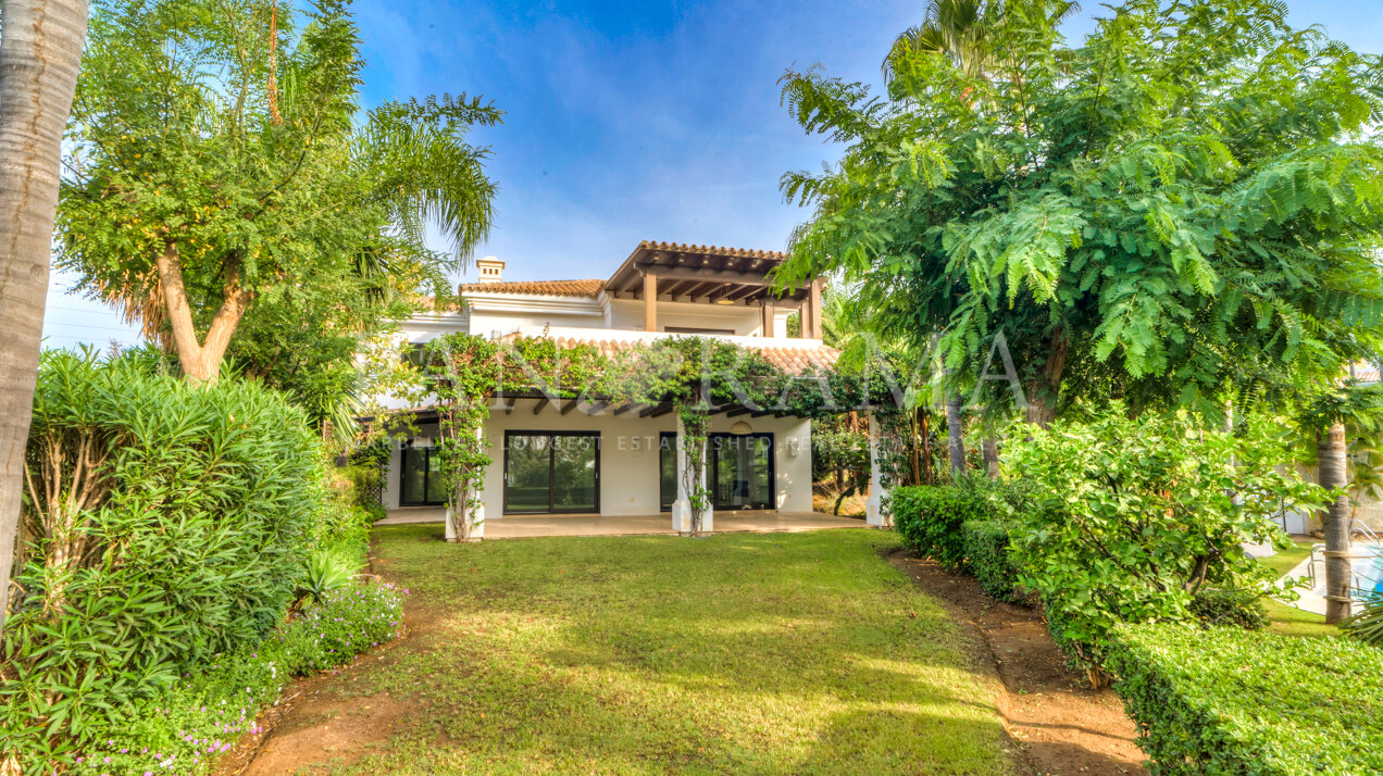 Villa en Lomas de Magna Marbella en la Milla de Oro de Marbella