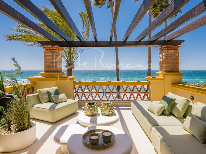 Apartamento en primera línea de playa en Rio Real Playa con vistas panorámicas al mar