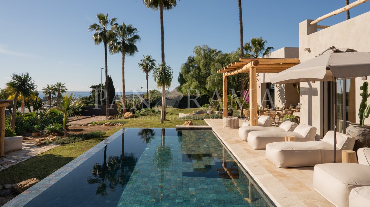 Prachtige Ibiza-stijl luxe villa met zeezicht in Selwo, Estepona