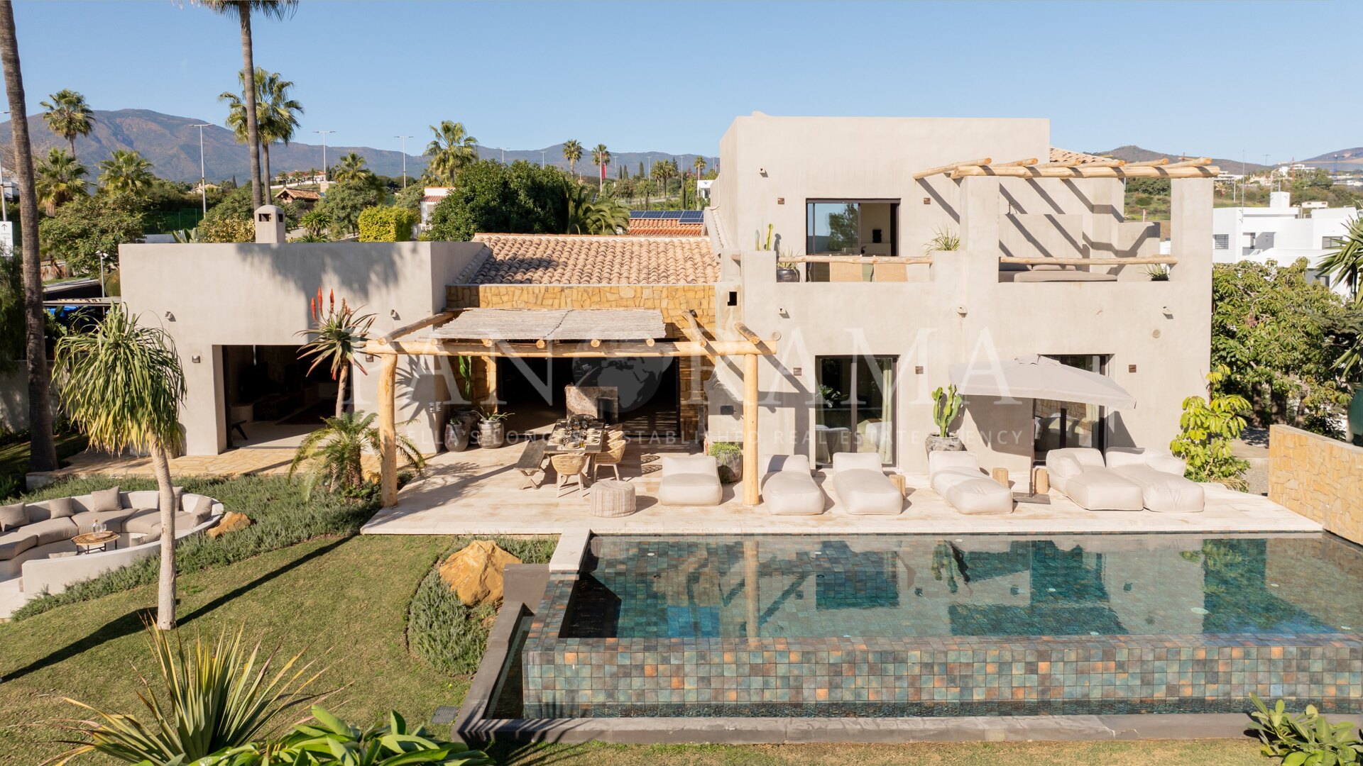 Stunning Ibiza-style luxury villa with sea views in Selwo, Estepona