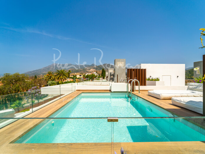 Fully furnished brand new villa with sea views in Río Real Golf