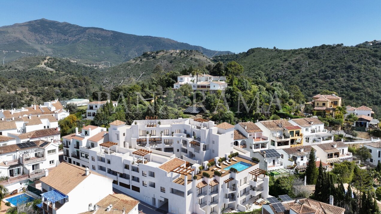 Duplex penthouse in a new project in the centre of Benahavís