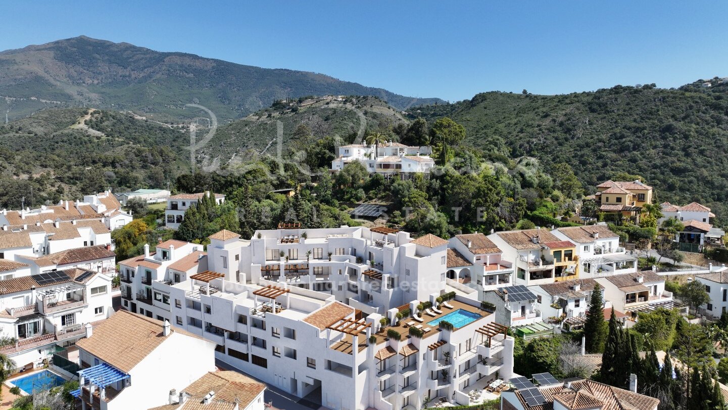 Duplex penthouse in a new project in the centre of Benahavís