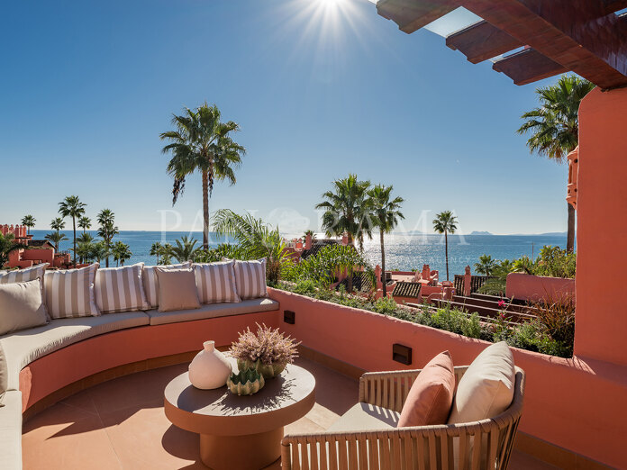 Penthouse dans une communauté exclusive en première ligne de plage à Cabo Bermejo, Estepona