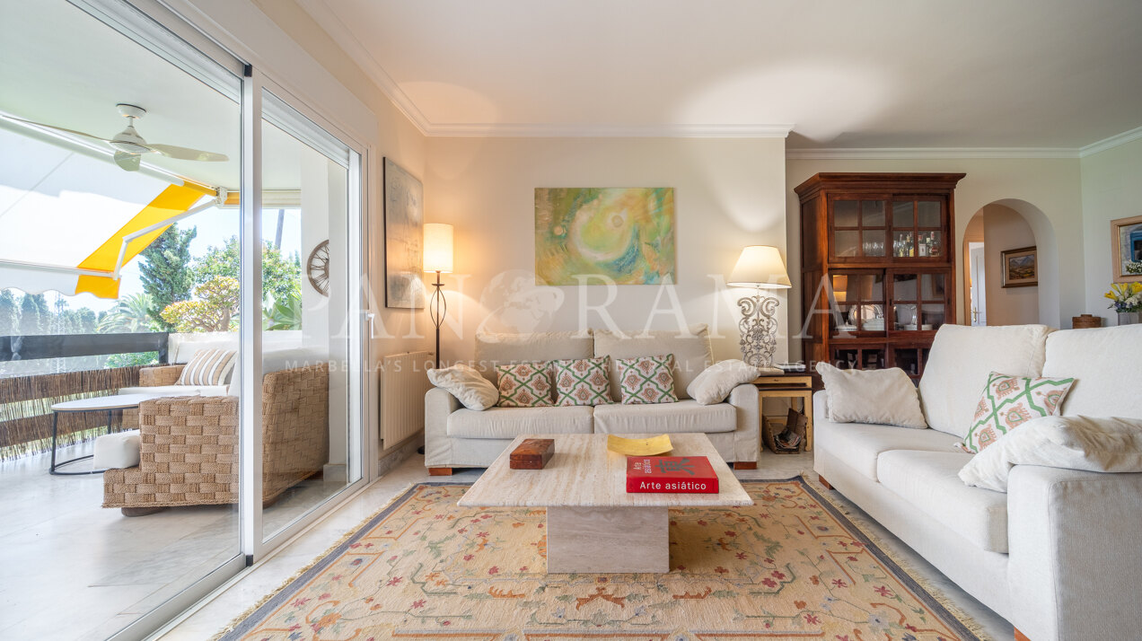 Spacious first-floor apartment with open views over the Guadalmina Baja golf course