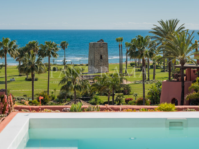 Duplex penthouse with sea views in Torre Bermeja