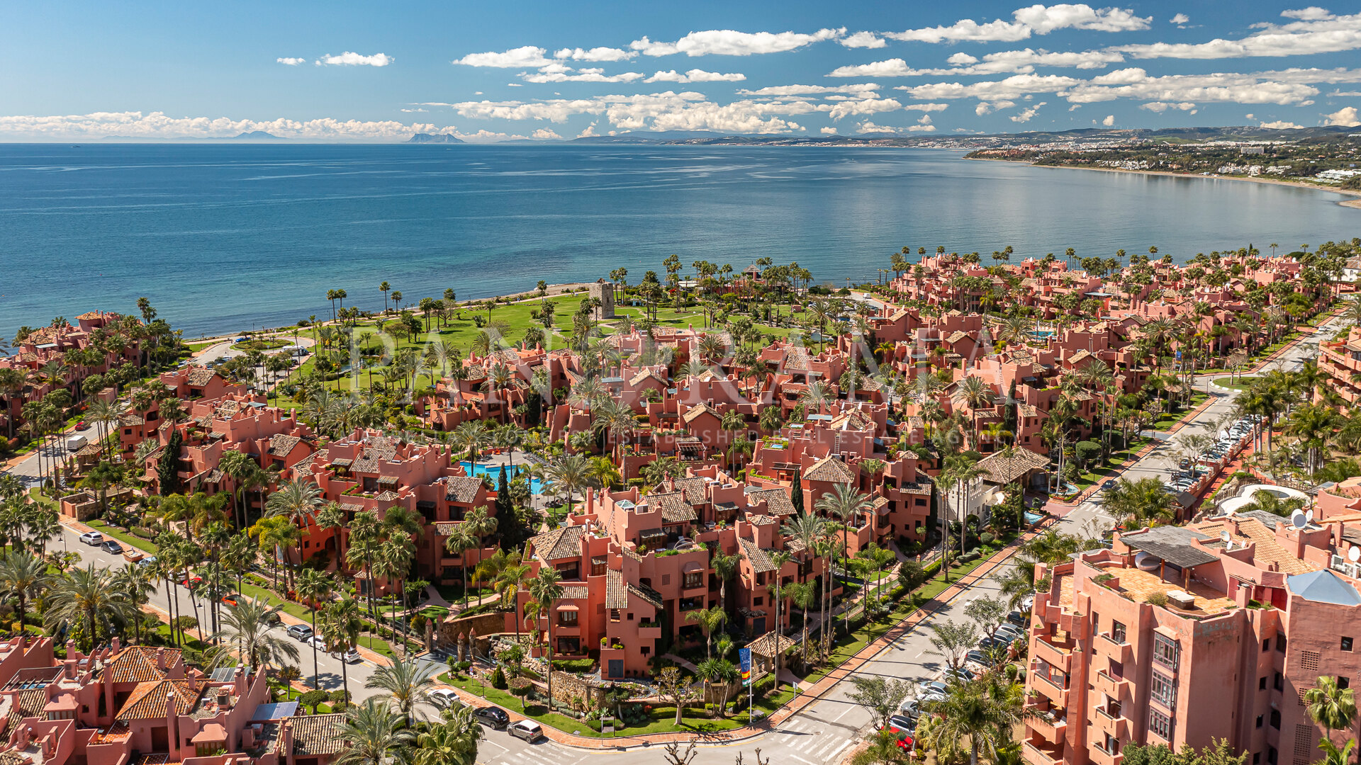 Duplex penthouse with sea views in Torre Bermeja