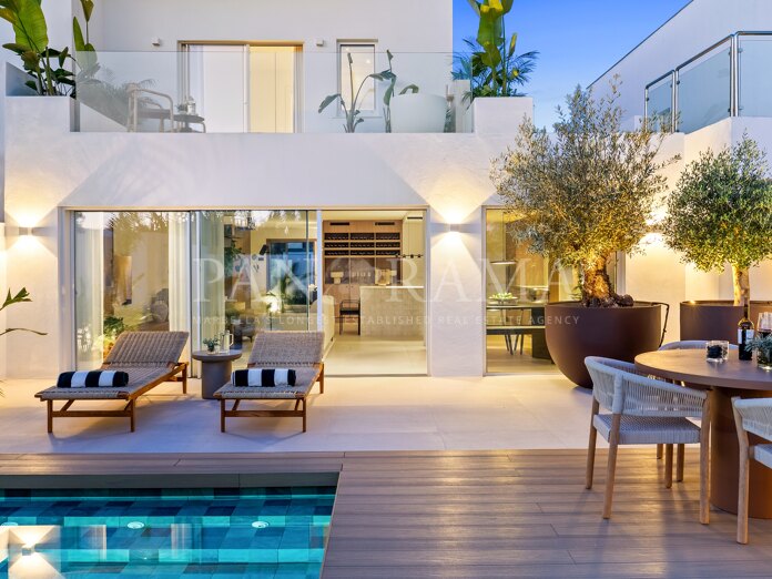 Casa Zia -Charming home with private outdoor living space and pool in Nueva Andalucía