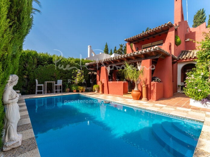 VIlla en una ubicación privilegiada a solo unos pasos de todos los servicios en Nueva Andalucía