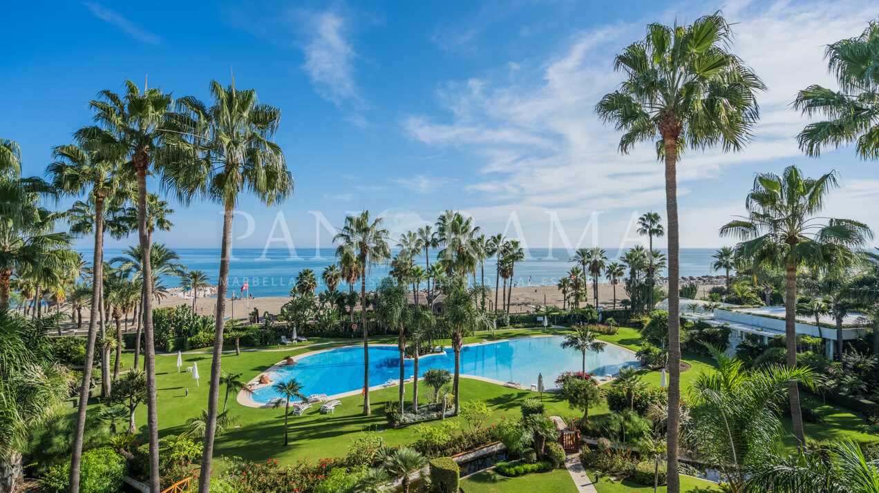Penthouse en duplex offrant une vue sur la mer à Los Granados II à Puerto Banús