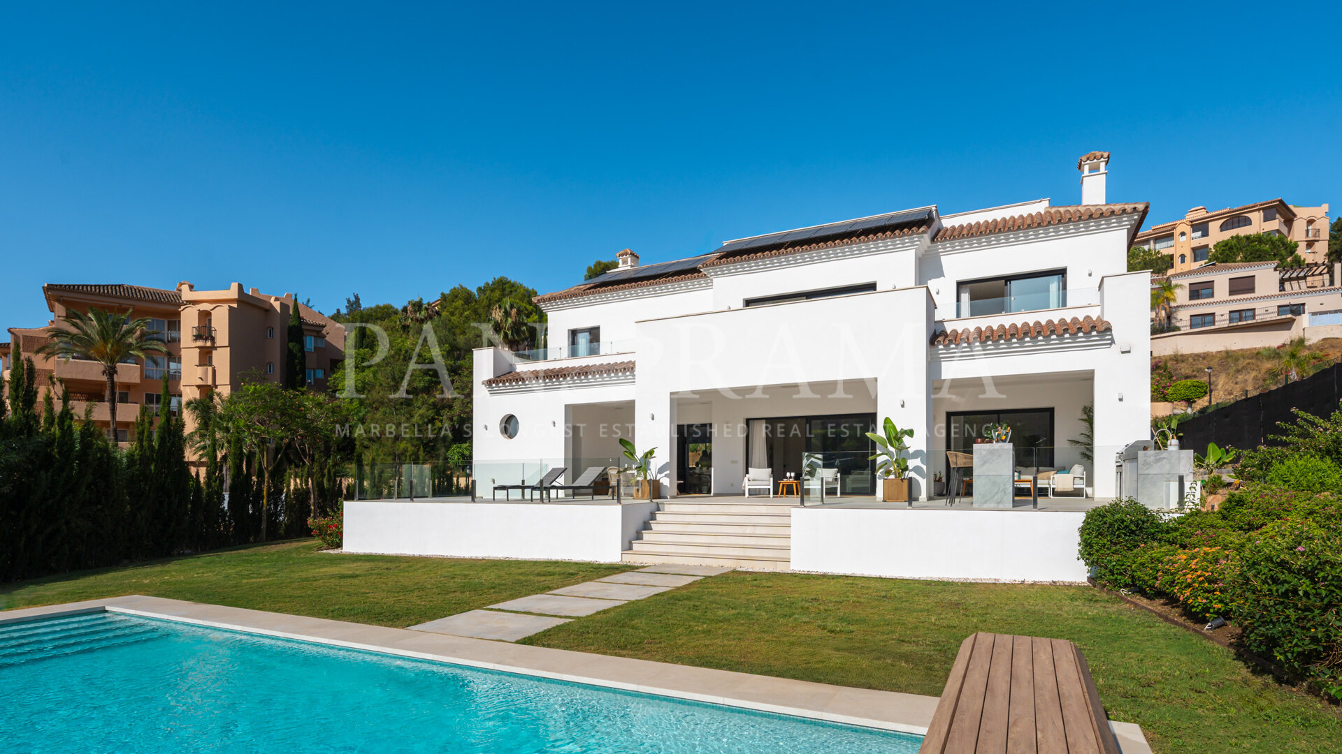 Villa Andrea een eerstelijns golfvilla in Elviria in Oost-Marbella