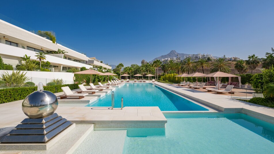 Elegant ground floor duplex flat in EPIC, a 5-star gated complex on the Golden Mile