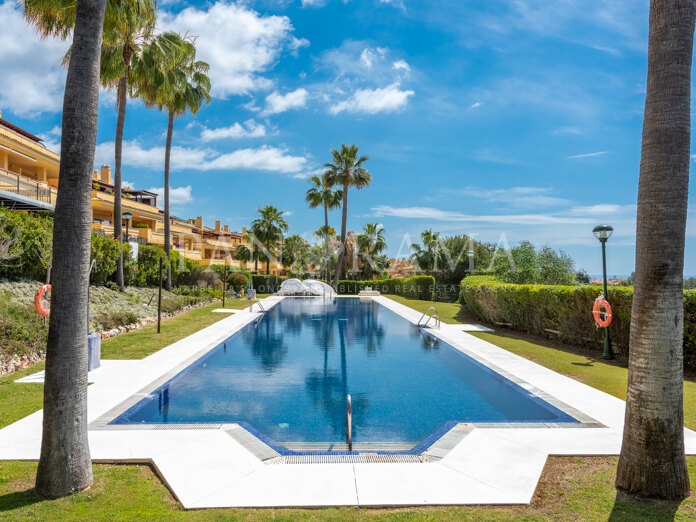 Appartement met panoramisch uitzicht en renovatiepotentieel in Condado de Sierra Blanca
